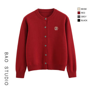 เสื้อคาร์ดิแกนคอตั้งแขนยาวผ้าขนสัตว์สั้นปักลายหมีสำหรับผู้หญิง BAO STUDIO สไตล์เกาหลี คอตั้ง ปกติ