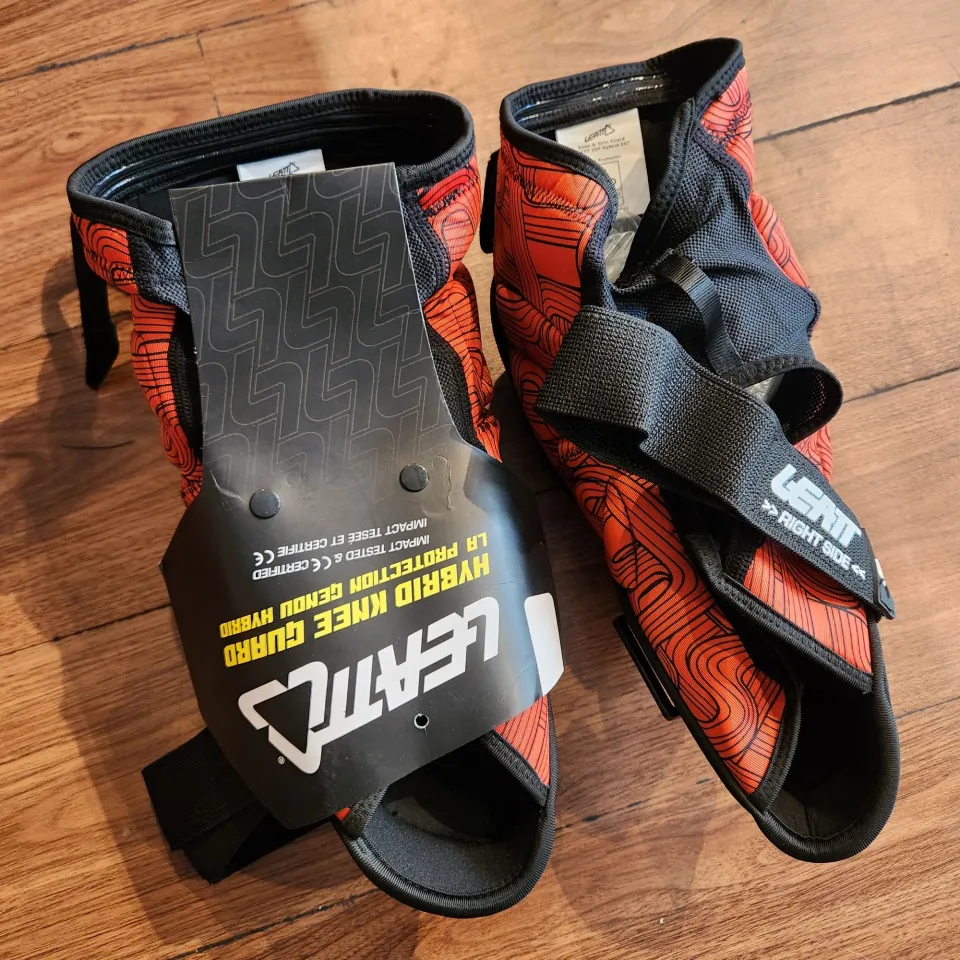 Knee Leatt Hybrid Knee Guard Protector Gendu Bybrid Pelindung