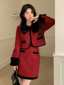 plus Size Red Two-Piece Set Slimming Winter Fashion Ensemble Perfect New Year Outfit Trendy And Complete Ladies Suit