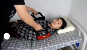 กล้องผ้ายกผู้สูงอายุ ผ้ายกตัวผู้ป่วย ชุดของเคลื่อนย้ายผู้ป่วย ถูกสุด! ผ้าช่วยพลิกตะแคงตัวผู้ป่วย เปลช่วยเคลื่อนย้ายผู้ป่วย ผ้าช่วยขนย้าย ผ้ายกตัวผู้ป่วยติดเตียง อัมพาต ผู้สูงอายุ เปลยกตัวผู้ป่วย คุณภาพและความเป็นมืออาชีพ สร้างคว