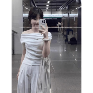 Áo Thun Tay Ngắn Không Đều Phong Cách Hàn Quốc Mùa Hè Mỏng Ôm Vừa Vặn Hở Vai Cho Nữ Áo Thun Cổ Chữ V Màu Trắng Dài Ngắn