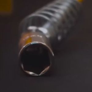 Kunci Busi Fleksibel 16mm: Aksesoris Kendaraan Berkualitas