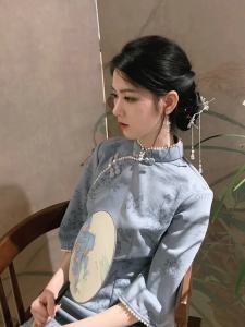 Young Girls Elegant Blue Cheongsam with Large Sleeves Jiangnan Style Daily Wear Polyester Fiber Low Slit Spring 2025 New Model