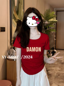 เสื้อยืดคอกลมแขนสั้นสีแดง ทรงเข้ารูป สำหรับผู้หญิง แฟชั่นฤดูร้อน 2024 เสื้อผ้าทำงานสไตล์เกาหลี ผ้าฝ้ายผสม