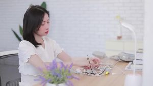 [HCM] BỘ 2 CÁI Móc treo phích cắm điện dán tường sáng tạo-Hesede