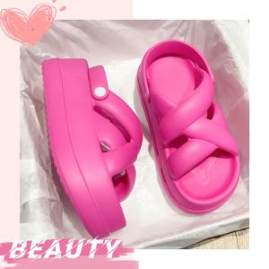 คอลเลคชั้น รองเท้าแฟชั่น พื้นหนา เกาหลี สไตล์ใหม่ ดีเทลสายไขว้ มี 5 สี วัสดุยางนิ่ม คุณภาพเกินราคา