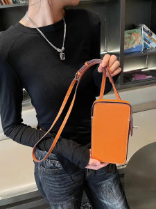 2024 ใหม่แฟชั่นminimalist Crossรูปแบบ <ne1> กระเป๋าโทรศัพท์ไหล่เดี่ยวของแท้miniล็อคหัวเข็มขัดเอียงcrossbodyกระเป๋า