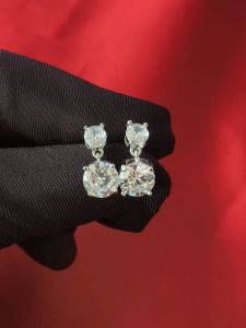 Diamcity (Free Gra Certificate) Anting Emas Putih Versi Korea Moissanite Wanita Bulat