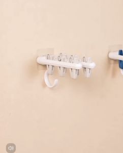 Clothes Hanger with 6 Clips Space Saving Made of Plastic Sock Hanger Laundry Rack Hat Hanger for Storing Hats Sock