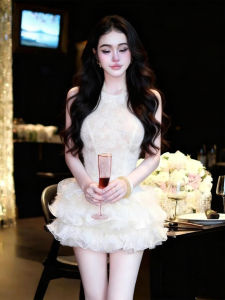 Elegant Luxurious Lace Embroidery Halter Neck Dress