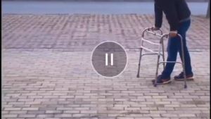 Walker 4 ขา อลูมิเนียม เดินได้ น้ำหนักเบา ทนทาน พับได้ ขยับเดินได้ แบบพับไม่ได้ ไม้เท้า พยูงเดิน เพื่อนที่ช่วยพยาบางเดิน เป็นสีขาว/แหม่นๆ ราคาที่สะดวก ให้คุณดูคุยกัน