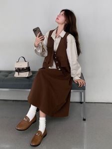 Retro Coffee Color Womens Three-Piece Set Autumn New Design Sense Vest Shirt Half-Skirt Ensemble Fashionable Casual Outfit
