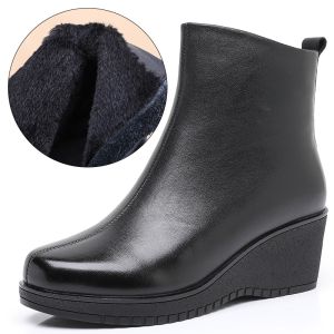 ฤดูใบไม้ร่วง ฤดูหนาว รองเท้าบูทสั้นส้นสูง ผู้หญิง ไซส์ 3233 ผ้าขนแกะ เรียงราย หนัง รองเท้า Moms Slope Heel ฤดูใบไม้ผลิ ฤดูใบไม้ร่วง รองเท้าบูทเดี่ยว