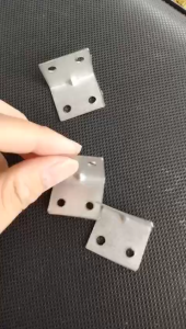 Ke Góc Vuông Inox 201 Chống Gỉ Kích Thước Nhỏ 2.5x2.5x3 cm Bát Đỡ Lắp Đặt Tủ Gỗ Kệ Treo