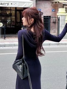 ชุดเดรสยาวแขนยาวมีฮู้ดสำหรับไปงานวันเกิดในฤดูใบไม้ผลิและฤดูใบไม้ร่วงสำหรับผู้หญิง เอวเข้ารูป ทรงเอ ทรงหลวม สไตล์ลำลอง แขนยาว