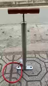 Bơm sắt quốc phòng bơm  đa năng cho xe đạp xe máy bền bỉ tặng kem 1 đầu bơm