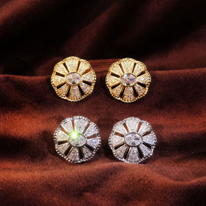 SEQUITO Temperament Ladies Ear Jewelry Inlay AAA Zirconia Eight Petal Wheel Shaped Silhouette Formal Wear Hollow Gold Plated Stud Earrings SE1052