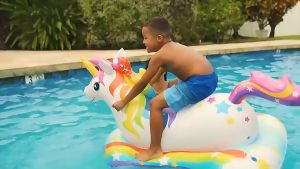 DINOTOYS INTEX 57552 Floaties Magical Unicorn Ride On 163x86cm Big Size With Handle Pelampung Unicorn Ukuran Besar Cocok Dibawa Liburan Bahan Tebal Aman Dan Nyaman Untuk Anak Kami Menjual Kolam Renang Karet Mainan Anak Pelampung Bayi