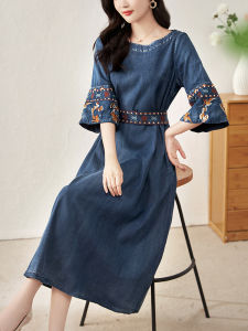 Retro Embroidered Long Dress with Pleated Sleeve Design And Flared Skirt Bottom for Women Cotton Material round Neckline
