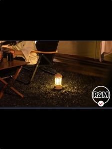 ชาร์จโคมไฟย้อนยุคโลหะโบราณแขวนโคมไฟตั้งแคมป์ไฟสำหรับการใช้งานในร่มกลางแจ้ง ชาร์จ 15H ตะเกียงแคมป์ปิ้ง โคมไฟแคมป์ปิ้ง