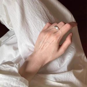 Muted Silver Starfish Ring Unique Personality Design Beach Open Ring Luxury Minimalist Style Cold Tone Finger Ring