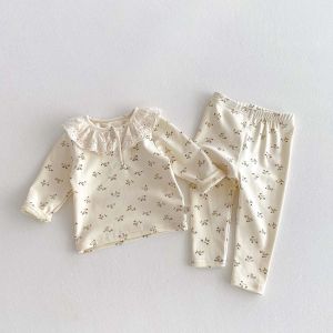 Ins Baby Spring and Autumn Childrens Small Floral Baby suit Womens Lace Ruffle Collar Home Clothes 2 pces suit