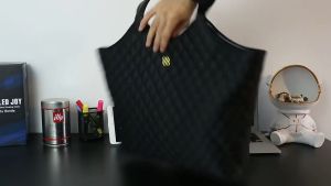 C&K⚡Miễn Phí Vận Chuyển⚡ Túi Tote Dập Nổi Hình Thoi Thường Ngày Thời Trang Túi Khoác Vai Dành Cho Nữ Túi Đeo Vai Sức Chứa Lớn