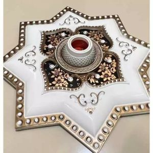 Ornamen Hiasan Tengah Gypsum Vicon Fiting Lampu Plafon 30cm PVC dengan Fitting E27 Plastik/Ornamen Lampu Plafon PVC 30x30 Berkualitas Tinggi dengan Desain Elegan Cocok untuk Fitting Gypsum atau GRC Tahan Lama dan Mudah Dipasang untuk Dekorasi Rumah Anda
