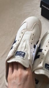 รองเท้าลายเสือดั้งเดิม100% แบบคลาสสิคเม็กซิโก66เหมาะสำหรับทุกเพศรองเท้ากีฬาผ้าใบใส่สบายนุ่มและรองเท้าลำลองสีเบจ/สีดำสีน้ำเงิน