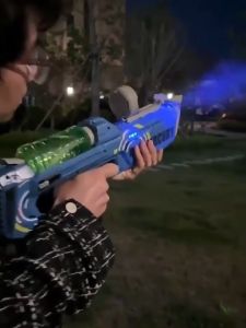 Fun Frog ปืนฉีดน้ำ ปืนฉีดน้ําไฟฟ้า มีไฟ ฟรีขวดน้ำสำรอง ยิงไกล จุเยอะ ปืนย่างต่อเนื่องอัตโนมัติ ปืนฉีดน้ำสงกรานต์ ฉีด น้ํา มี ไฟ