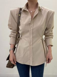 เสื้อเชิ้ตแขนยาวทรงเข้ารูปสไตล์เกาหลีสำหรับผู้หญิงในช่วงต้นฤดูใบไม้ผลิ ดีไซน์เรียบง่าย สีสันสดใส กระดุมแถวเดียว