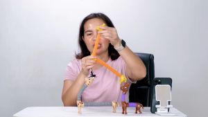 Mainan jerapah poptube anak-anak portable dapat direnggangkan