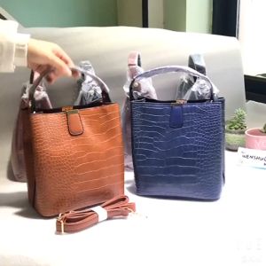 KAHASIL Tas Selempang Sling Bag Totebag Wanita