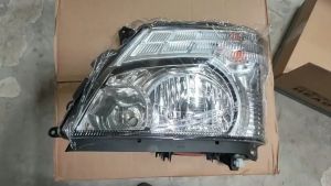 J111S08 HID SOCKET TYPE HEAD LAMP HINO DUTRO XZU720 IMPORT MODEL