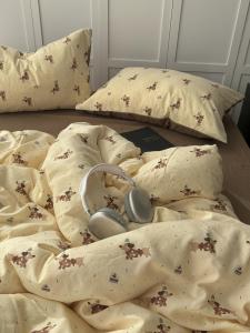 Ins Vintage Sausage Dog Washed Cotton Comfortable Skin-friendly Bedding Set Student Dormitory Three-piece Bed Canopy