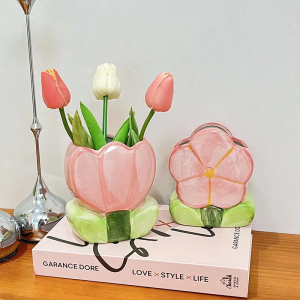 Pen Holder Ceramic Pen Holder Tulip Flower Ceramic Ornaments Desktop Office Dormitory Creative Makeup Brush Storage Bucket