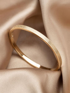 Luxurious Fine Titanium Steel Bracelet for Women Korean Style Casual Fashion Accessory with Frosted Finish