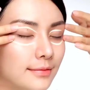 Ori Eye Cream Krim Mata Anti Keriput Kantung mata Perawatan Kulit Anti-Bengkak Lingkaran Hitam Anti-Penuaan Pelembab Firming Facial Eye Skin Revitalize Firming / memperbaiki keriput dengan PhytoCell Extrac Krim Mata Mengaktifkan Firming