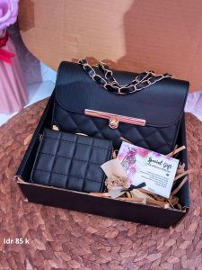 hampers cewek ulang tahun/gift box cewek ulang tahun spesial/hadiah cewek ulang tahun/hadiah cewek wisudah/hadiah cewek annyversarry