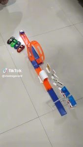 Stasiun Balapan Mobil Mainan Anak HKR Dus 55-024100 - Seri Kartun Fantasi untuk Usia 1-5 Tahun