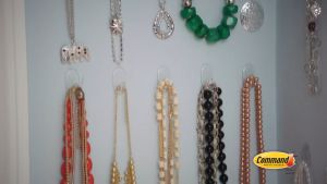 3M Command hook decorative hook Clear Hook Hangers with clear strips Holds strongly and removes cleanly Medium