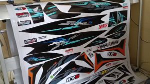 SATRIA FU 150 FACELIFT TIPE S (COD) STIKER STRIPING MOTOR SUZUKI SATRIA FU 150 FACELIFT TIPE S - STIKER LIST GRAFIK SIMPLE WARNA VARIASI DESAIN RACING HOLOGRAM DAN TRANSPARAN BISA COD IP.KODE-234