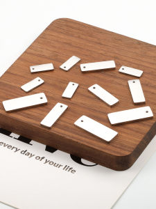 จี้เหลี่ยมสี่เหลี่ยมยาวไททาเนียมเคลือบเงิน จี้ติดคอ DIY สร้อยข้อมือ อุปกรณ์ตกแต่ง เครื่องประดับแฟชั่น ใหม่ล่าสุด