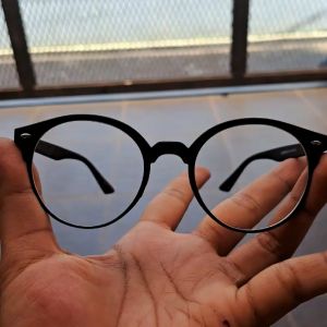 Kacamata Gaya Lensa Normal YOI4017CL: Kacamata Berkualitas Tinggi untuk Penggunaan Sehari-hari