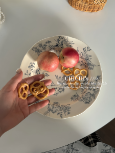 Retro Chinese Style Ceramic Plate Fruit Salad Dessert Pasta Serving Dish Floral Pattern Irregular Shape Flat Plate for Home Use