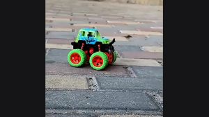 Xe ô tô địa hình ô tô địa hình dáng thể thao cho bé trai xe kéo lùi xoay 360 - Qùa tặng bé trai quà tặng sinh nhật