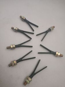 Pion baut terbuat dari bahan besi dilapisi karet