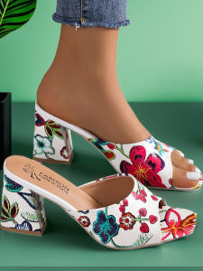 รองเท้าแตะส้นสูงแบบสวมสำหรับผู้หญิง ทรงหัวเหลี่ยม รองเท้าแตะแบบสวมแบบหนา รองเท้าแตะแบบสวมสำหรับกลางแจ้งในช่วงฤดูร้อน รองเท้าแตะแบบสวมสไตล์ใหม่ที่สวมใส่สบาย