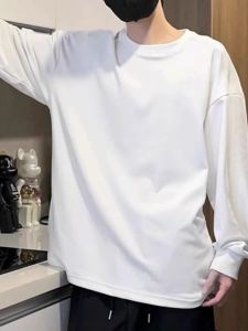 คลีนฟิต สีขาว เสื้อยืดแขนยาวผู้ชายสไตล์พื้นฐาน ผ้าขนแกะ ใส่ด้านใน ไหล่พอดี เสื้อสเว็ตเชิ้ต สำหรับ ฤดูใบไม้ร่วง ฤดูหนาว