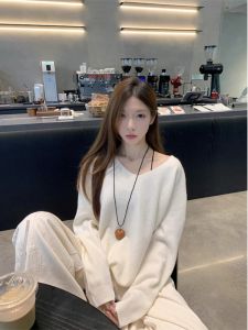 แขนยาวหลวม คอวี ผ้าถัก เสื้อสเวตเตอร์ สีขาว ใส่สบาย ผู้หญิง ฤดูใบไม้ร่วง ฤดูหนาว โอเวอร์ไซส์ หลากหลาย คอกลม ท็อป